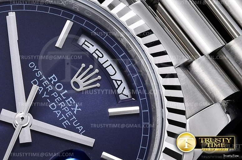 0227 RDD0220I – DayDate 36mm Vibrant 703